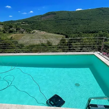Magic Umbria - Pool In